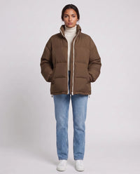 Doudoune courte oversize à zip contrasté
