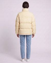 Doudoune courte oversize à zip contrasté