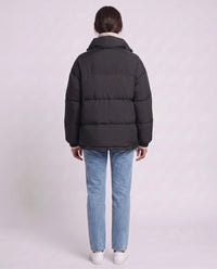 Doudoune courte oversize à zip contrasté