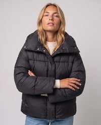 Doudoune courte oversize à grand col