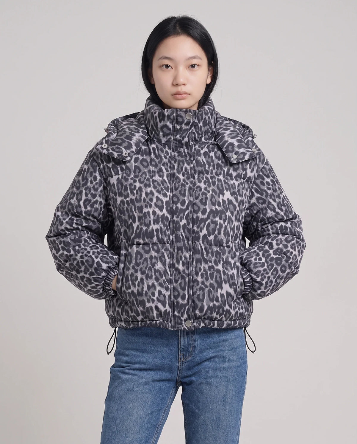 Doudoune courte oversize léopard à capuche amovible
