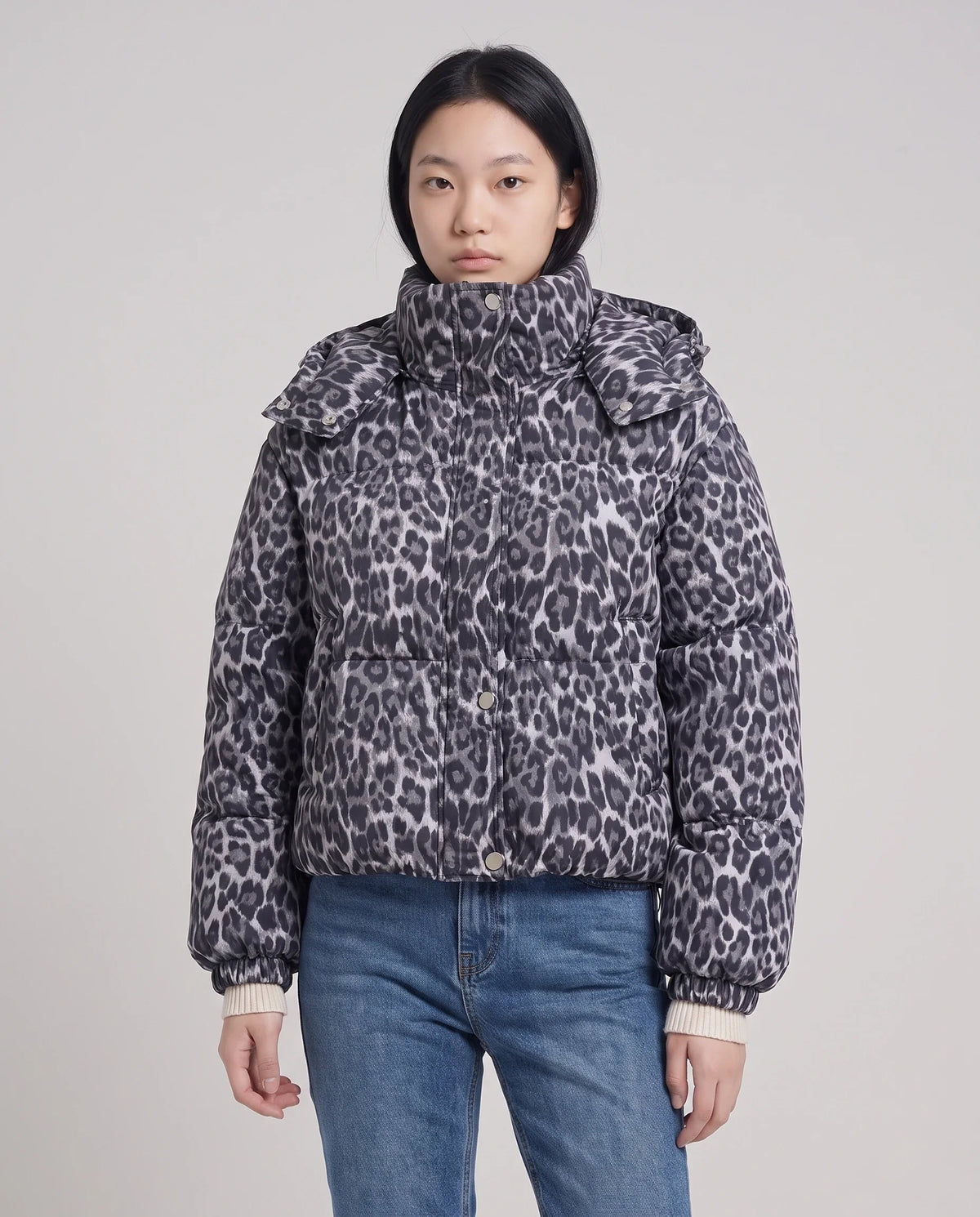 Doudoune courte oversize léopard à capuche amovible