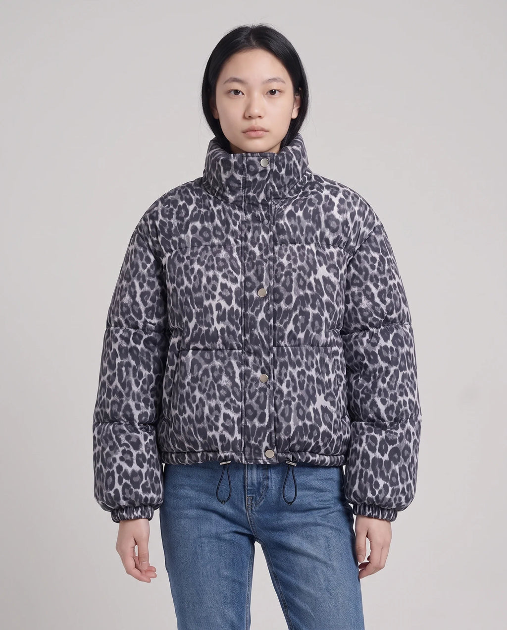 Doudoune courte oversize léopard à capuche amovible