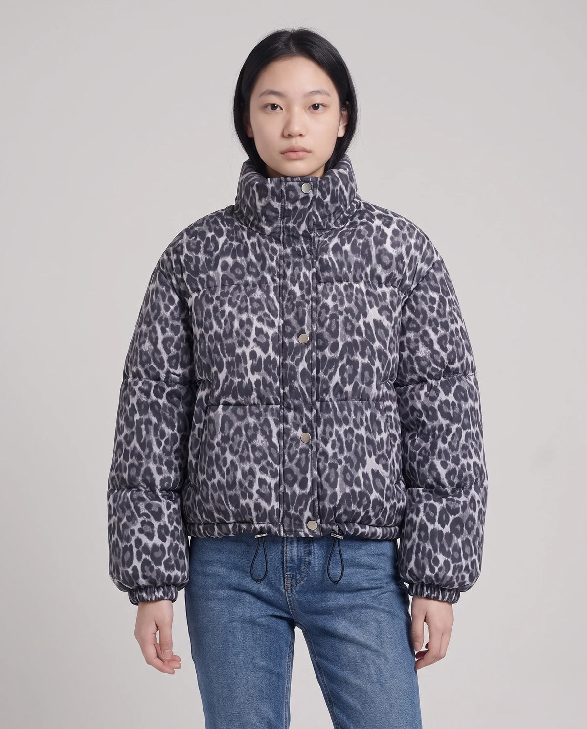 Doudoune courte oversize léopard à capuche amovible