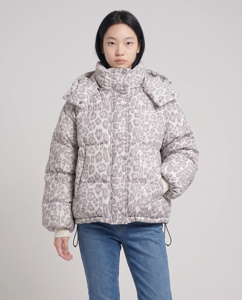 Doudoune courte oversize léopard à capuche amovible