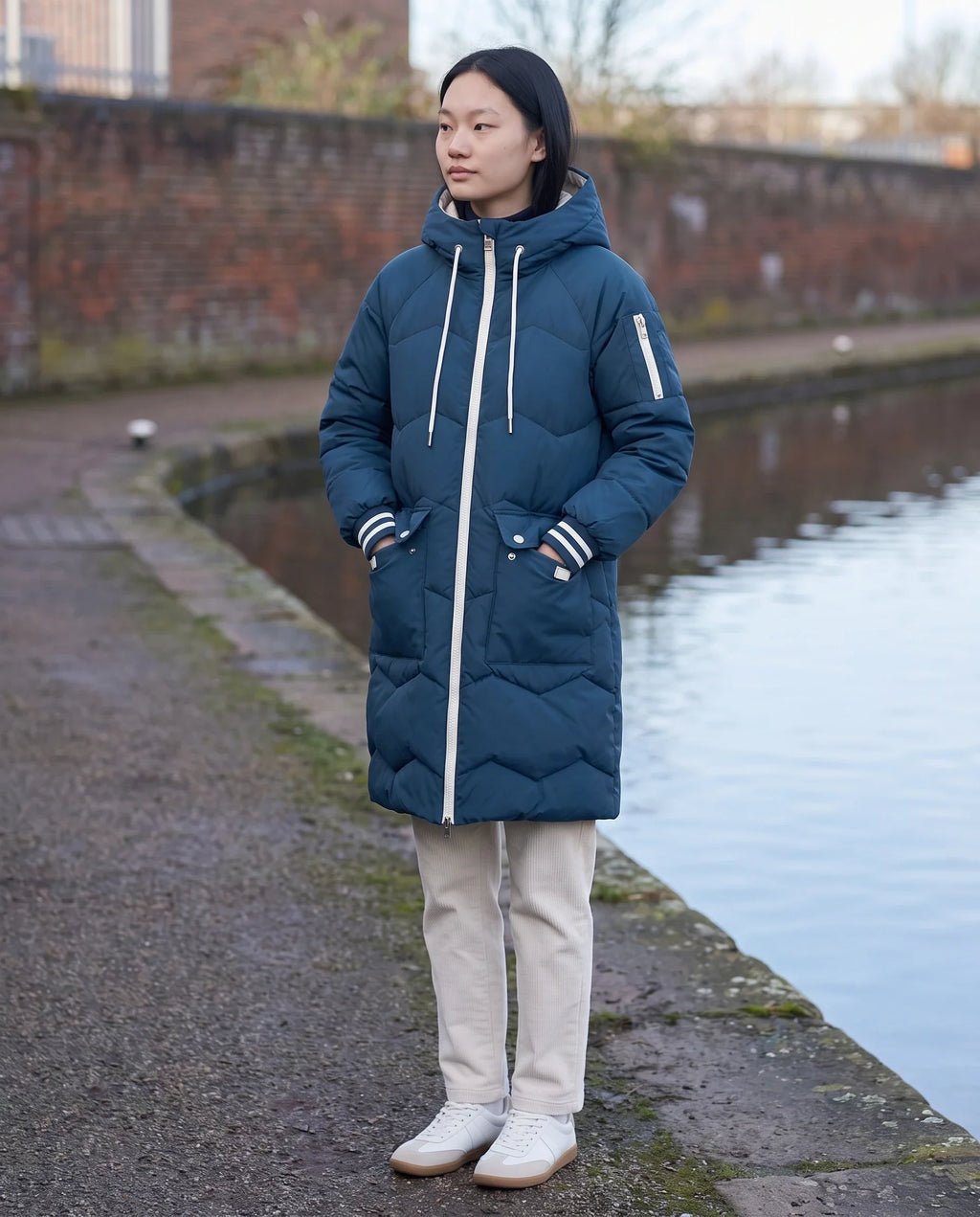 Doudoune longue oversize à chevrons et capuche