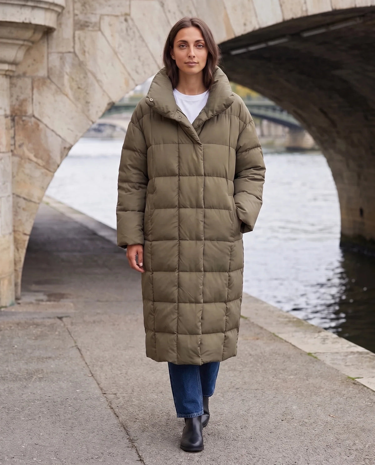 Doudoune longue oversize sans capuche à col cheminée