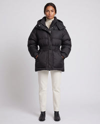 Doudoune oversize mi-cuisse à capuche et ceinture