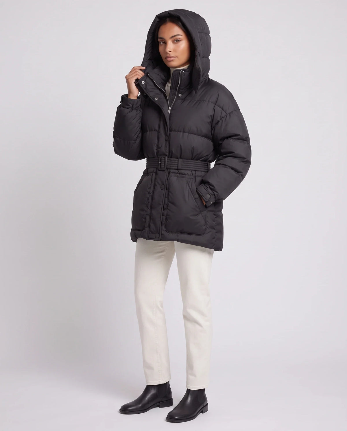 Doudoune oversize mi-cuisse à capuche et ceinture