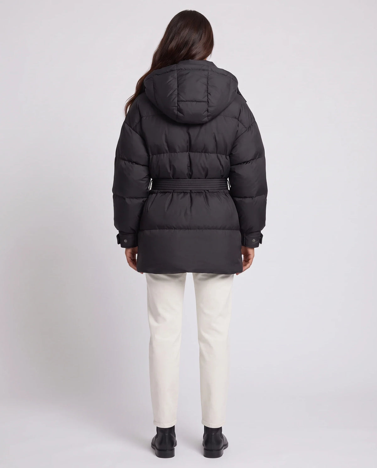 Doudoune oversize mi-cuisse à capuche et ceinture