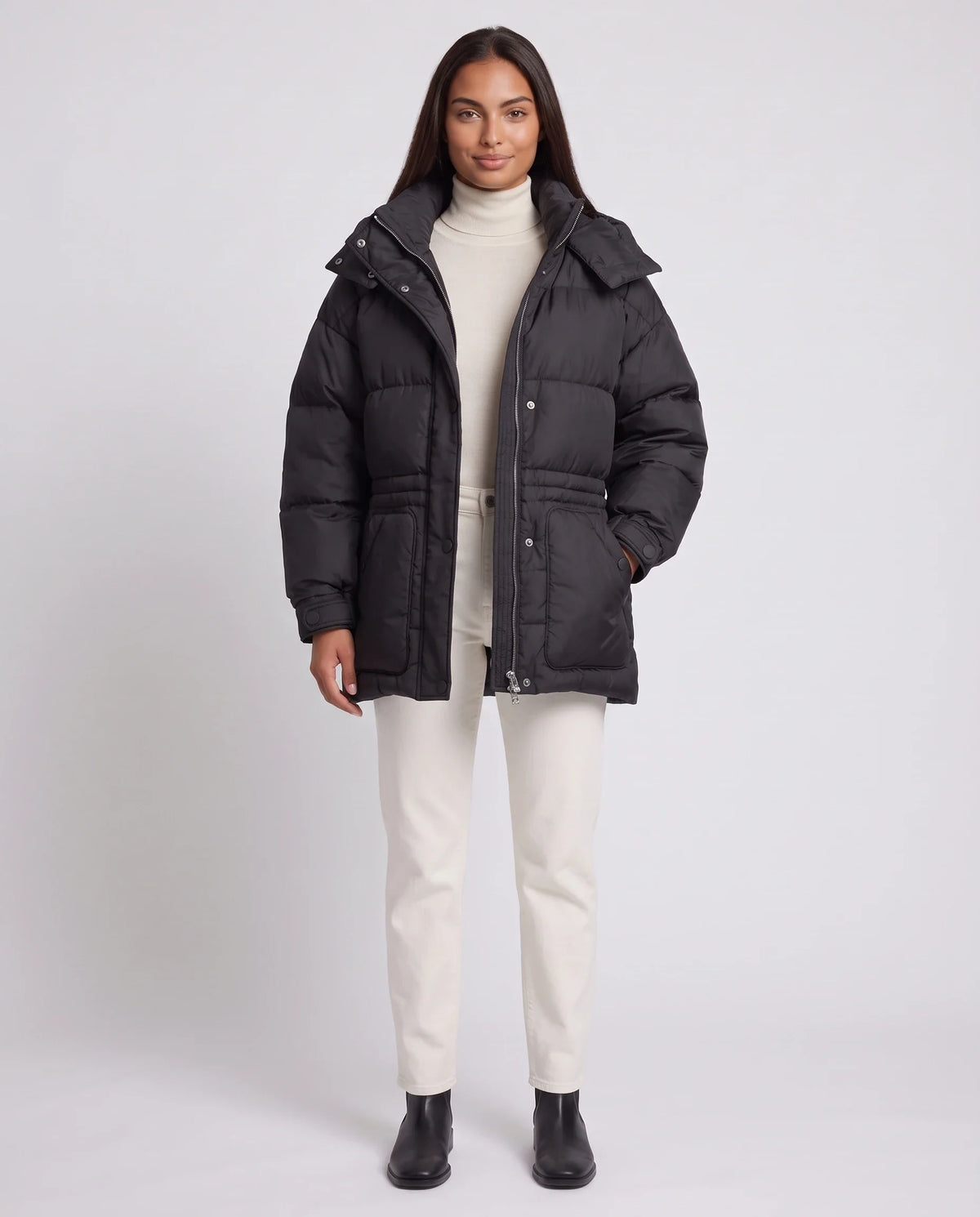 Doudoune oversize mi-cuisse à capuche et ceinture