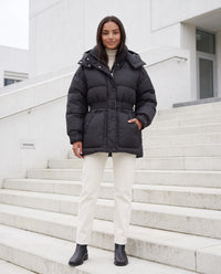 Doudoune oversize mi-cuisse à capuche et ceinture