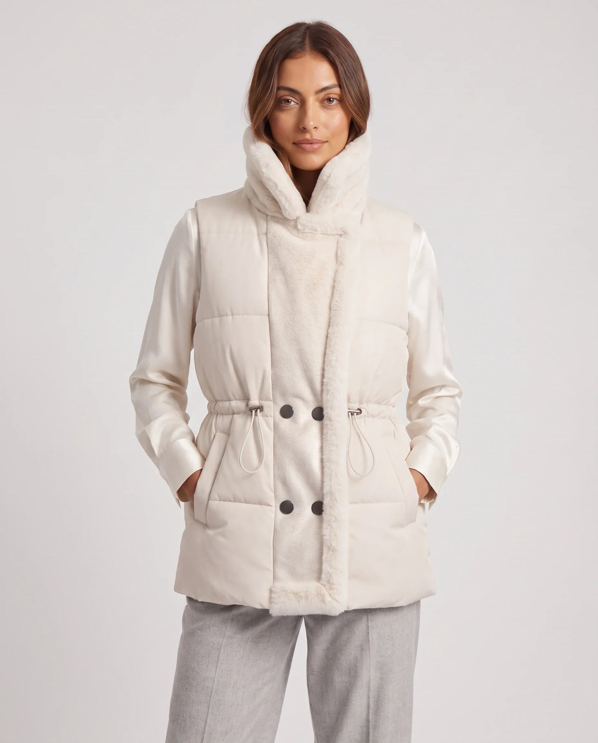 Gilet sans manches à col fausse fourrure