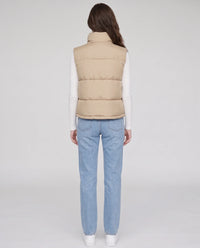 Gilet matelassé cropped à ourlet à cordon