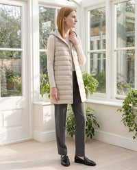 Gilet long sans manches matelassé à capuche