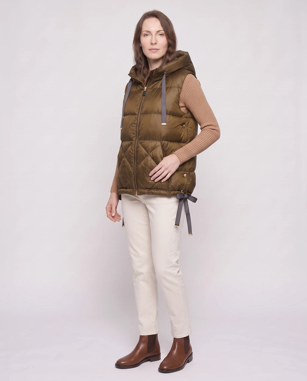 Gilet matelassé à capuche et grandes poches