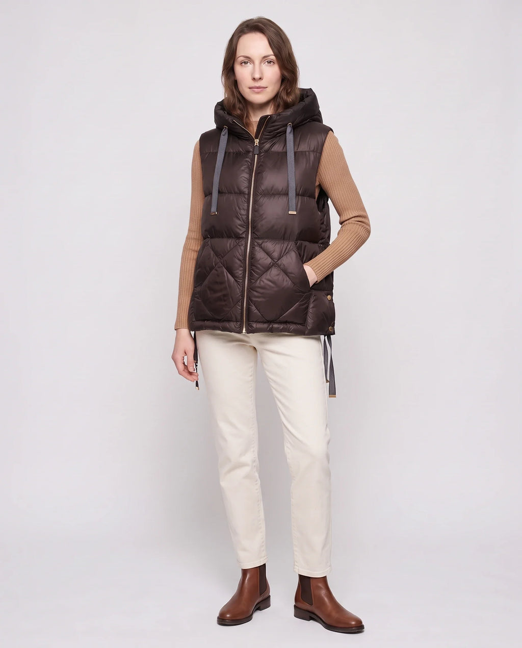 Gilet matelassé à capuche et grandes poches