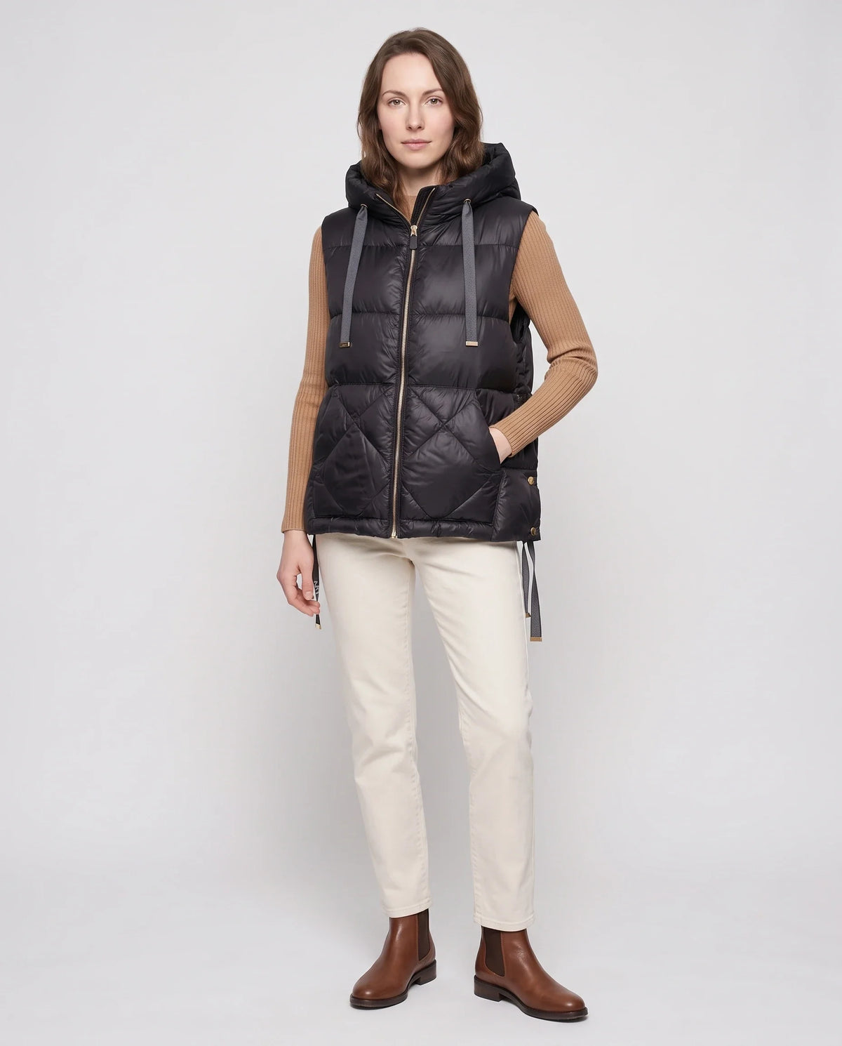 Gilet matelassé à capuche et grandes poches