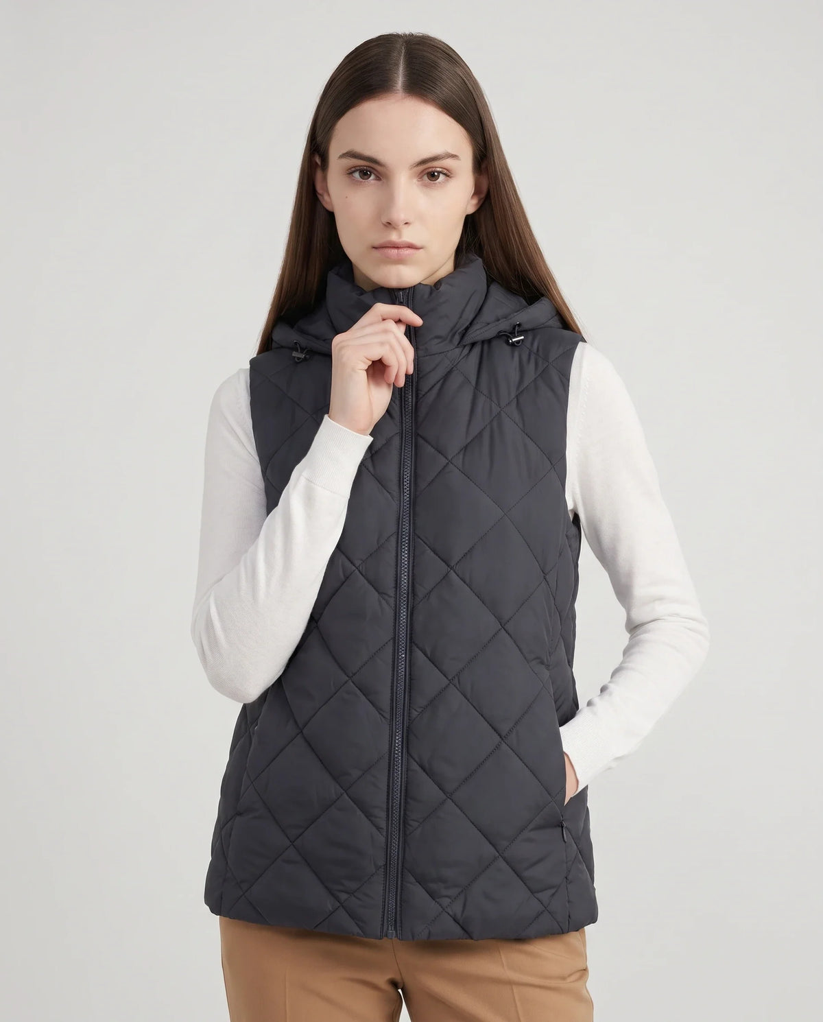 Gilet matelassé court à capuche