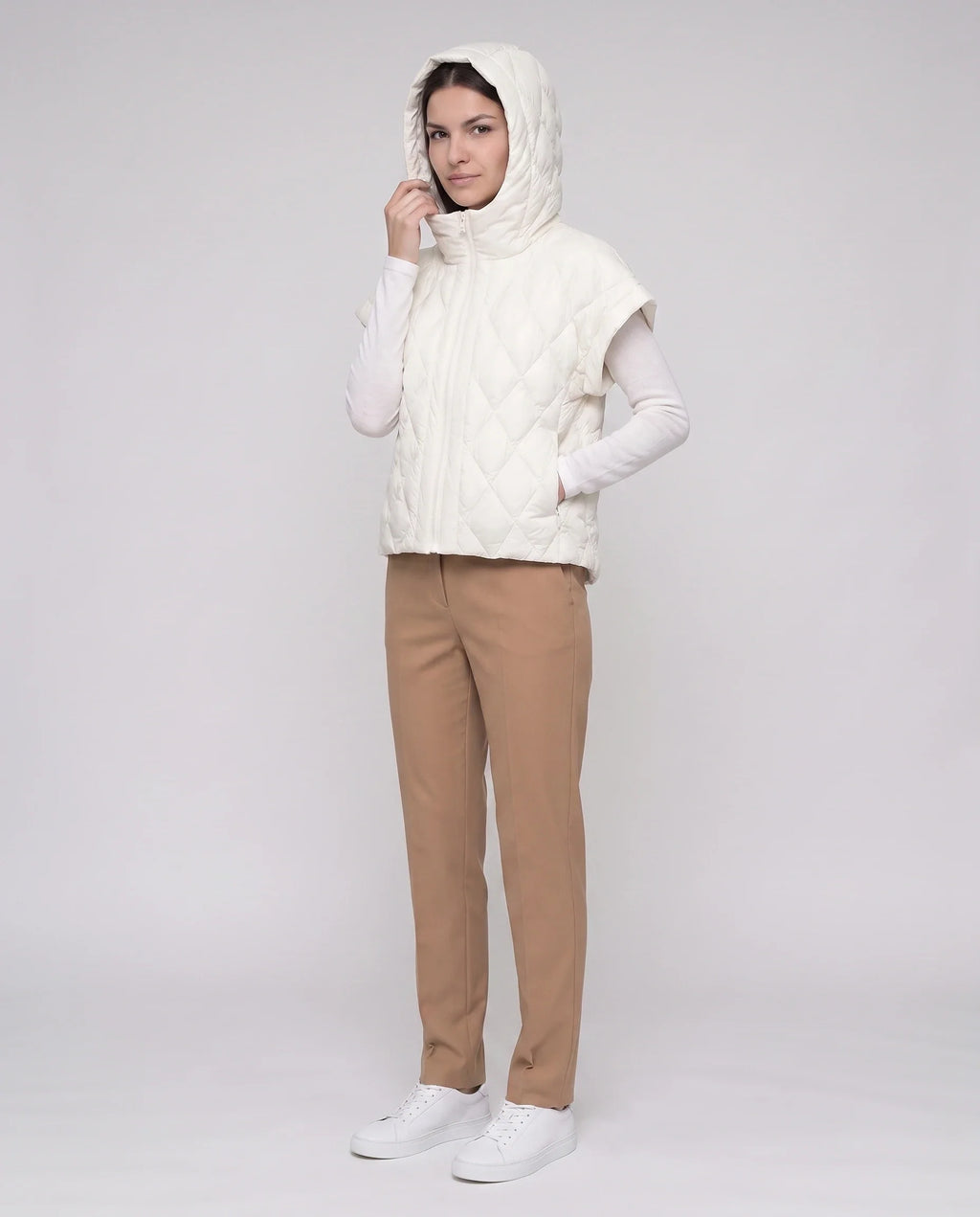 Gilet matelassé court à capuche