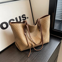 Sac cabas tressé en simili cuir à anses larges