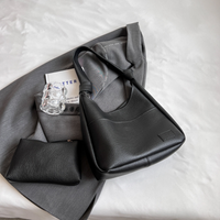 Sac hobo en simili cuir grainé avec pochette zippée