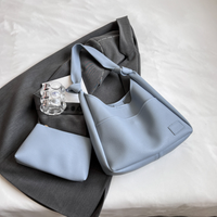 Sac hobo en simili cuir grainé avec pochette zippée