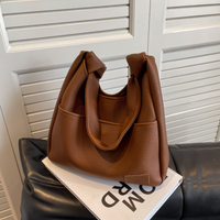 Sac hobo en simili cuir grainé avec pochette zippée