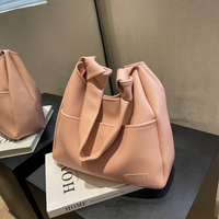 Sac hobo en simili cuir grainé avec pochette zippée