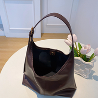 Sac hobo en simili cuir à fermeture magnétique