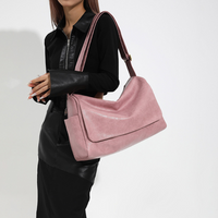 Sac cabas en simili cuir à rabat et bandoulière