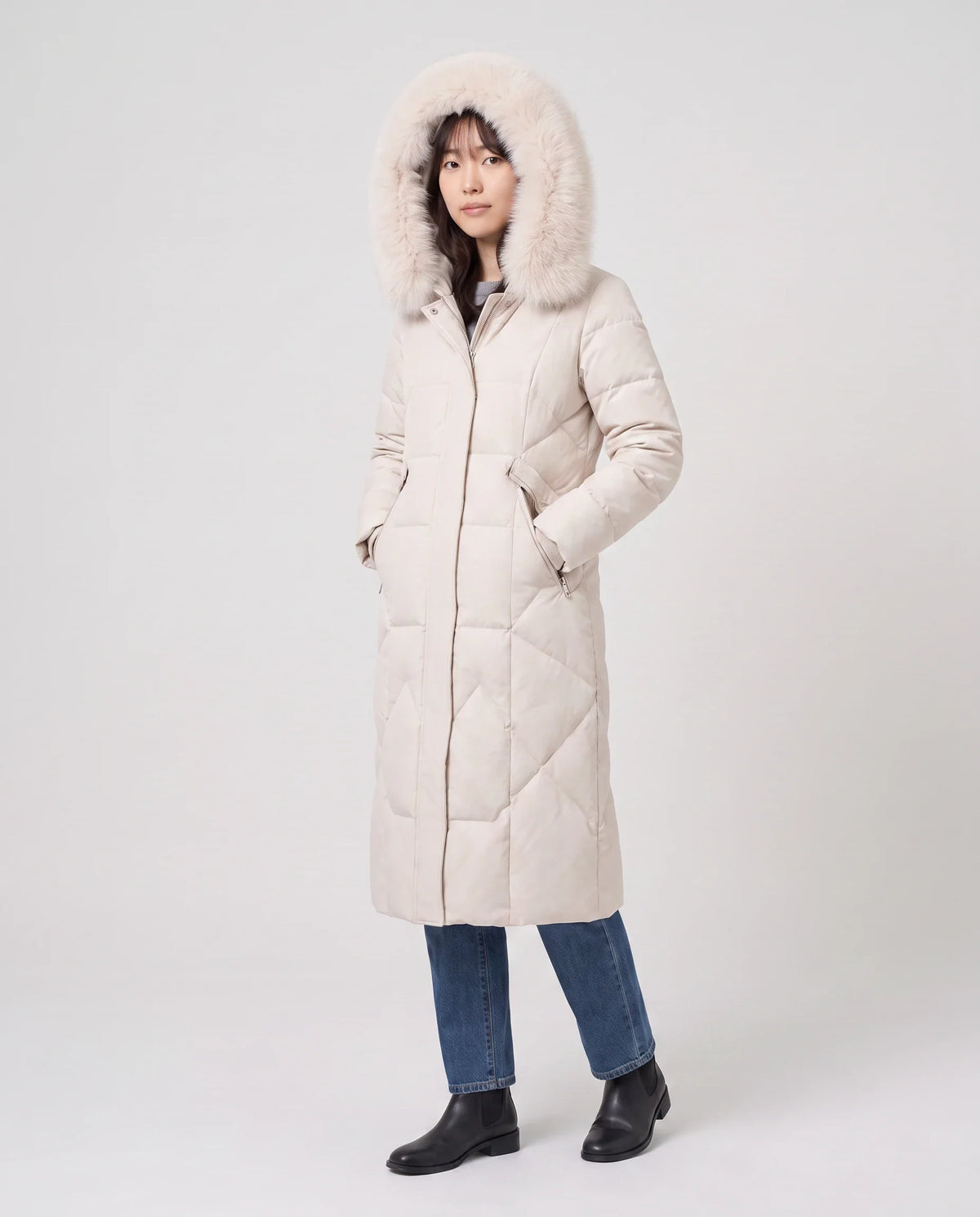 Parka longue cintrée à capuche fourrure