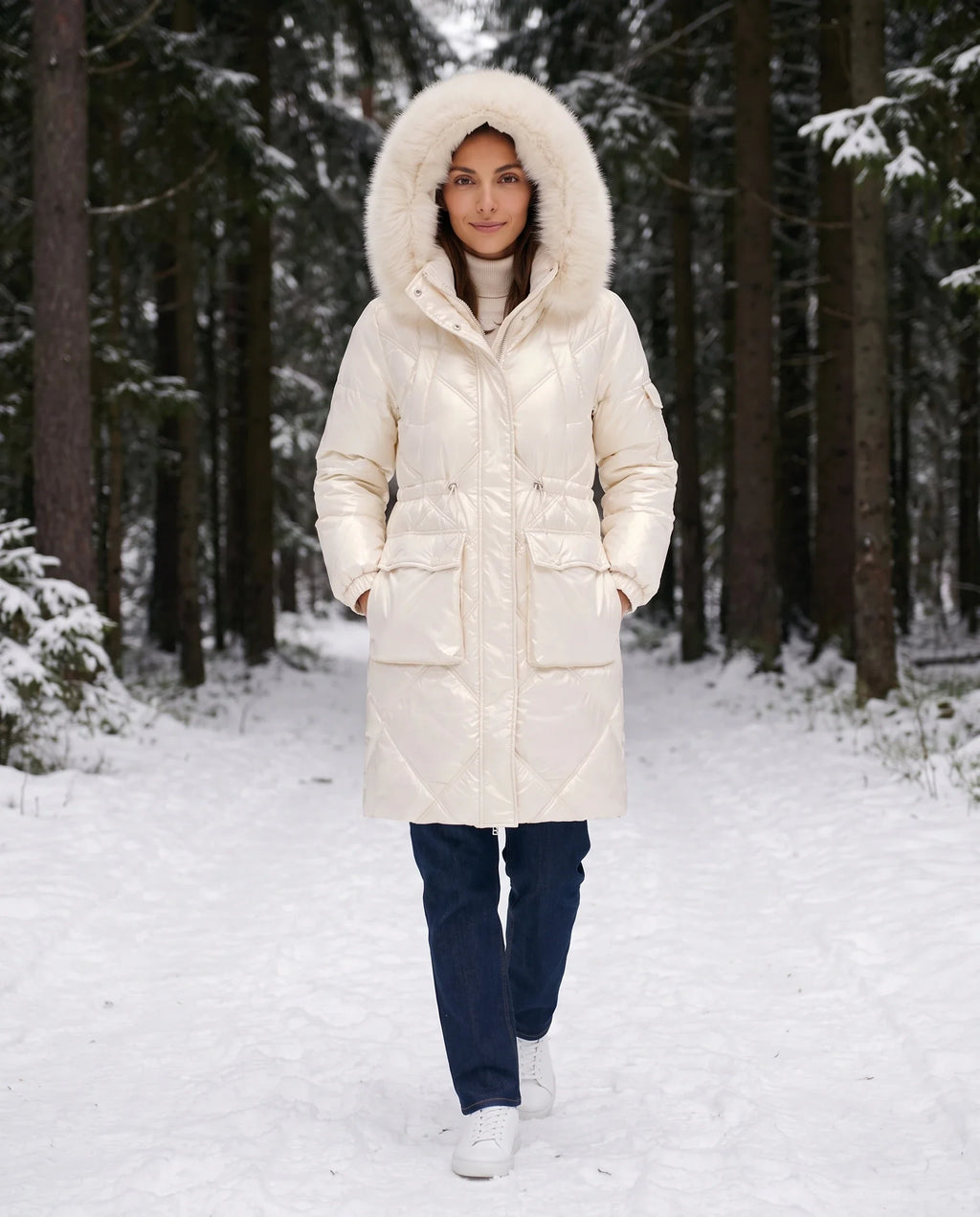 Parka mi-longue brillante à capuche fourrure