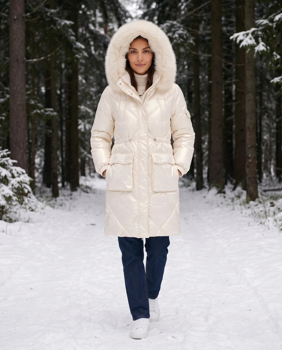Parka mi-longue brillante à capuche fourrure