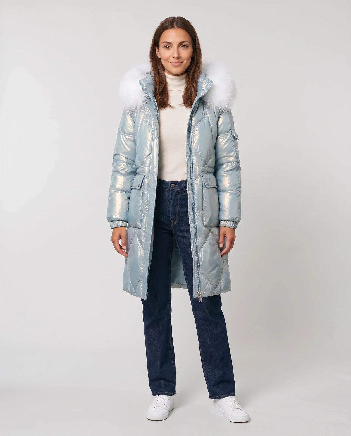 Parka mi-longue brillante à capuche fourrure