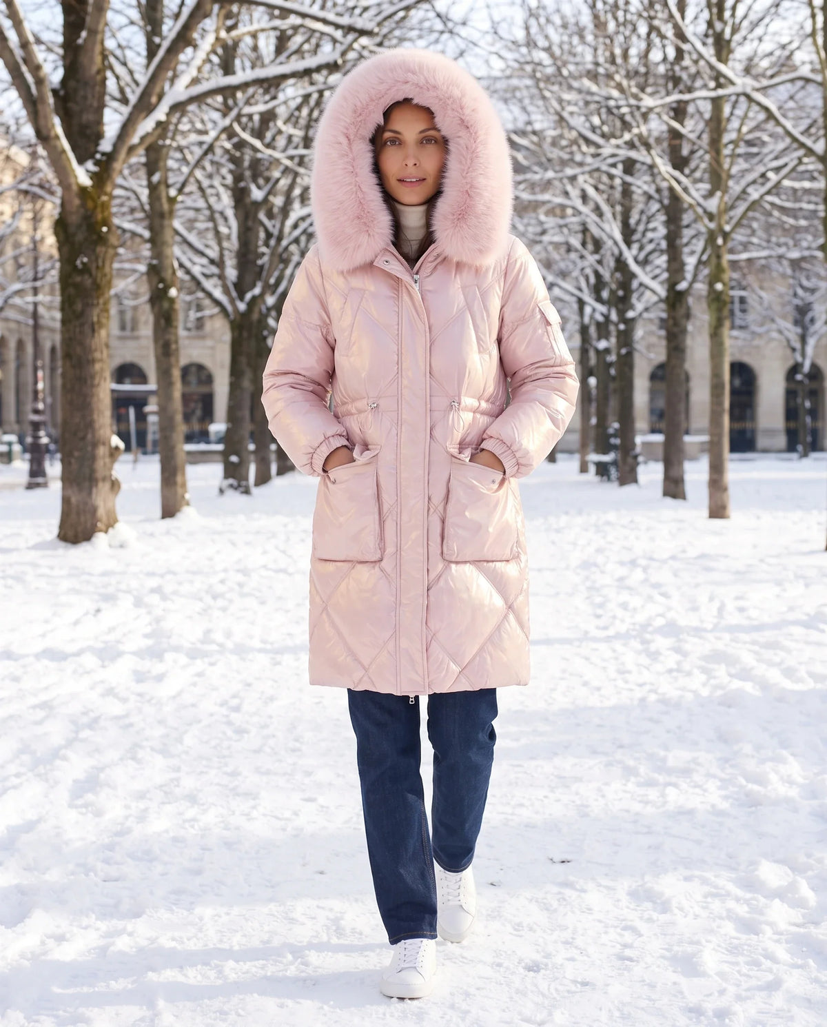 Parka mi-longue brillante à capuche fourrure