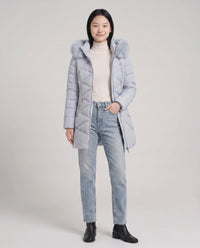 Parka mi-longue cintrée à capuche fourrure