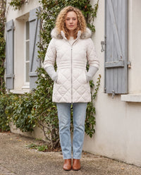Parka mi-longue matelassée à manches tricot