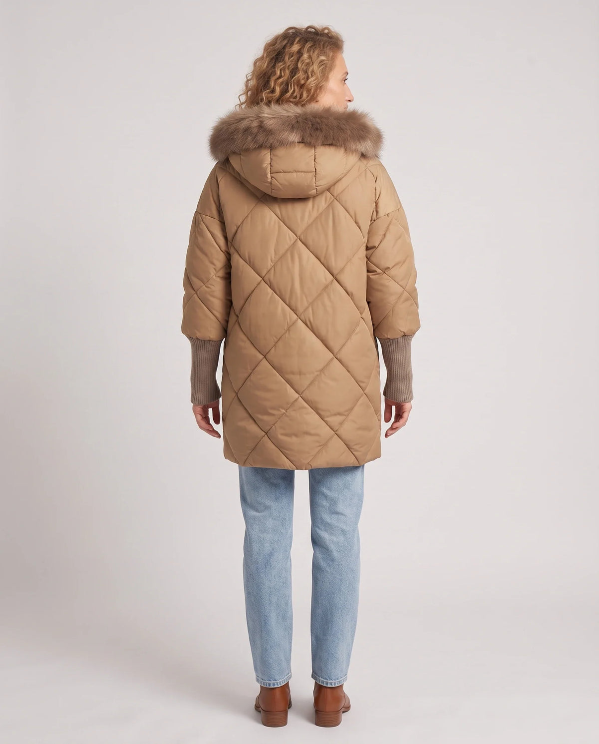 Parka mi-longue matelassée à manches tricot