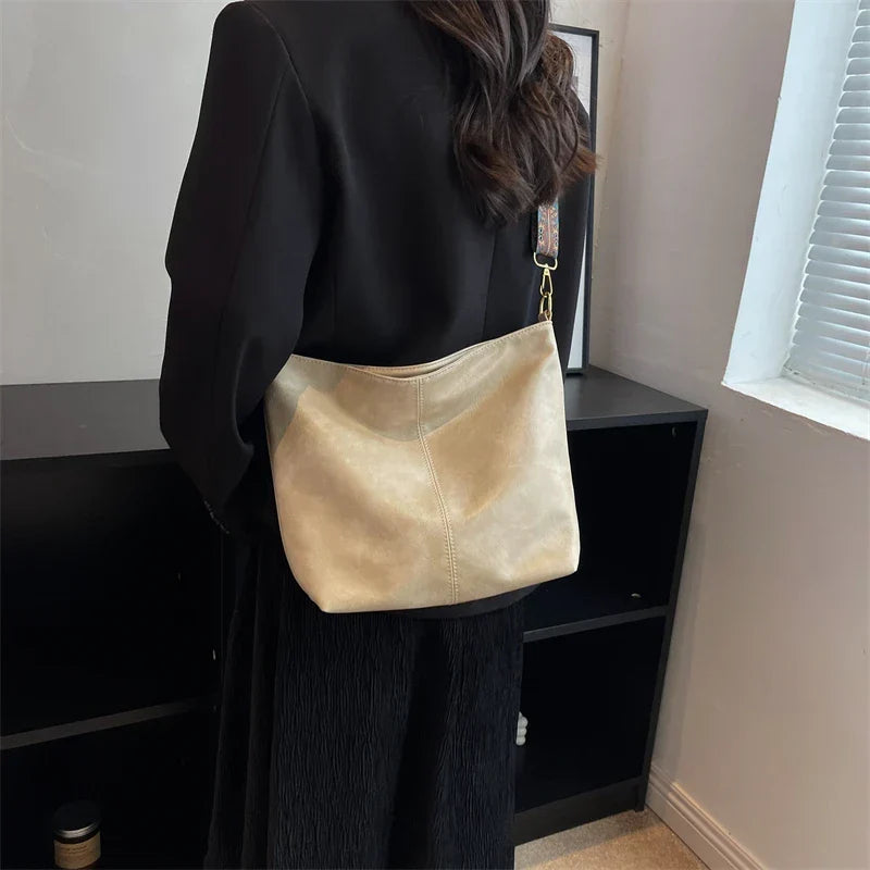 Sac bandoulière en simili cuir à sangle en tissu