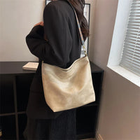 Sac bandoulière en simili cuir à sangle en tissu