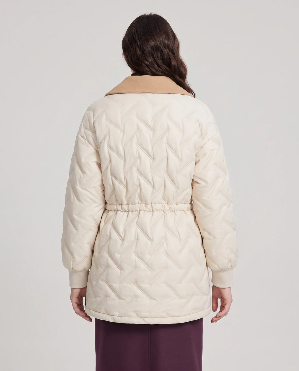 Veste matelassée mi-longue à grand col tailleur