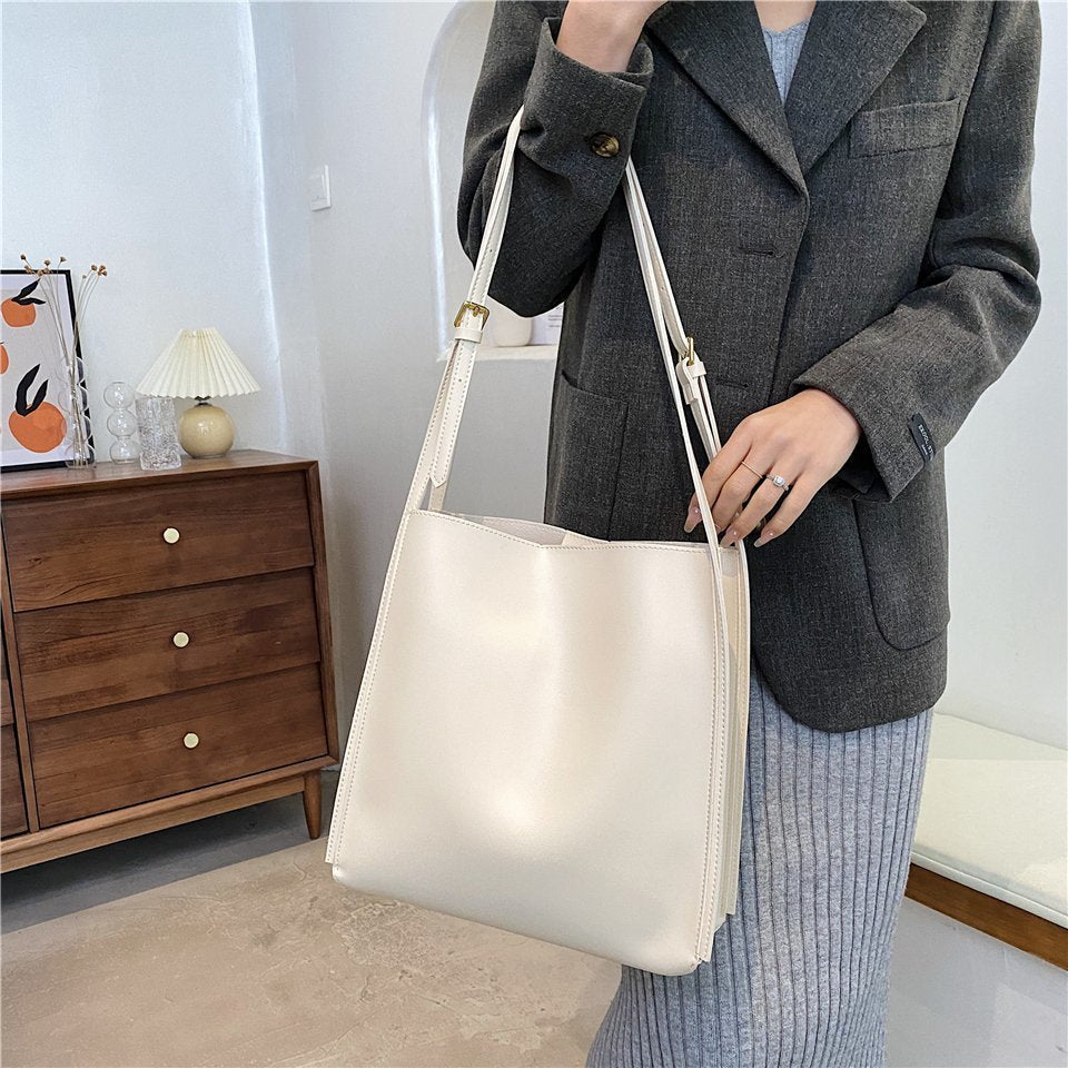 Sac cabas carré en simili cuir à anses réglables