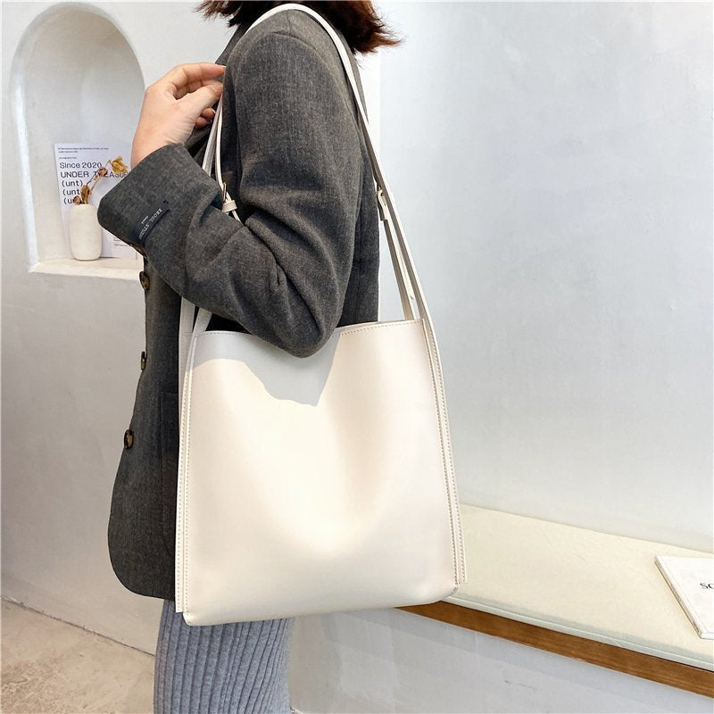 Sac cabas carré en simili cuir à anses réglables